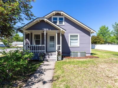 2 N 5th Ave E