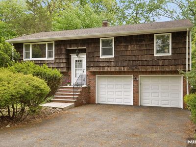 32 Addison Pl