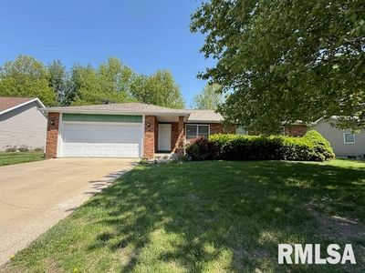 Property at 1324 E Thomas St, Macomb, IL