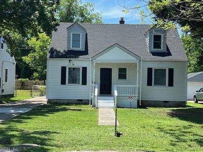 32 W Southampton Ave