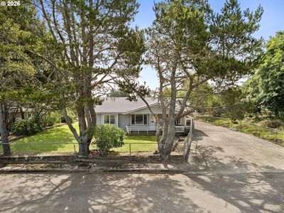 22 NW Cedar Ave