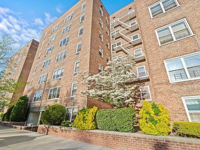 6300 Riverdale Ave APT 5E