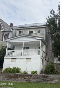 305 22nd Ave
