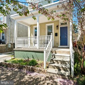450 Leverington Ave