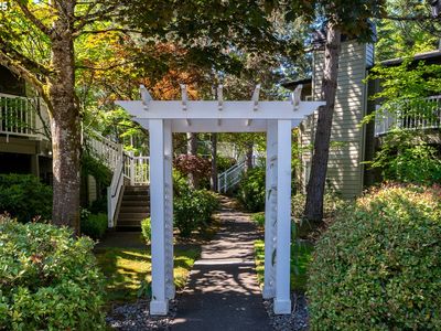 5056 Foothills Dr UNIT F