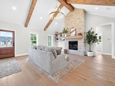 301 Grace Ln