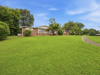 6549 Lakeshore Pkwy