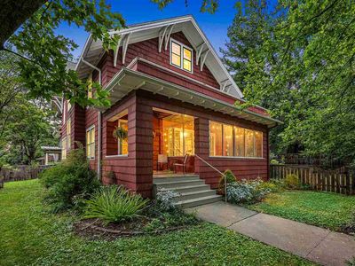 304 Brown St