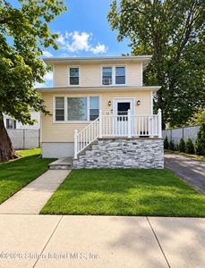 10 Auburn Ave