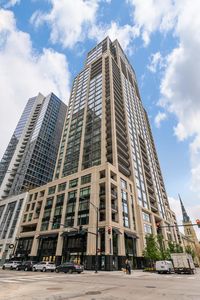 9 W Walton St #3700
