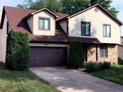 Property at 914 Loch Ness Ave, Worthington, OH