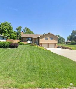 1433 Country Club Dr
