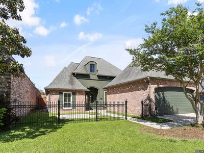 11015 N Shoreline Ave