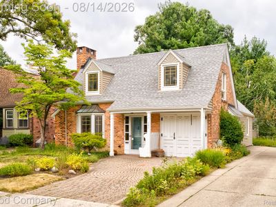 884 W Oakridge St