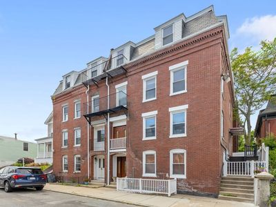 21 Parker St