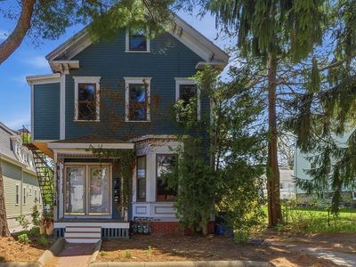 26 Hamlet St #1