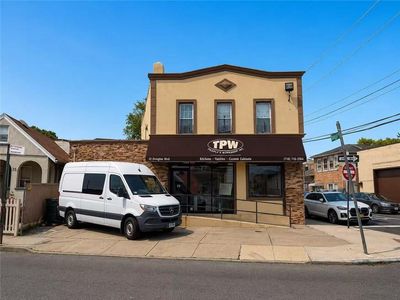 33 Olympia Blvd