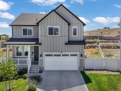 537 W Flora Dr