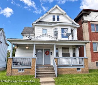 712 S Irving Ave