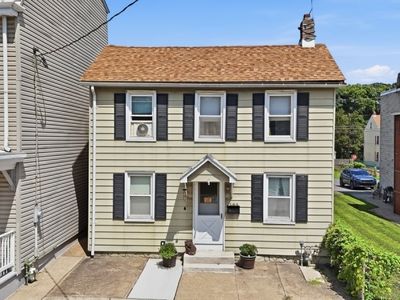 589 S Main St