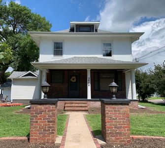 2000 W 5th St