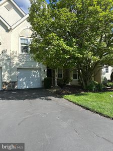 203 Oaktree Ct