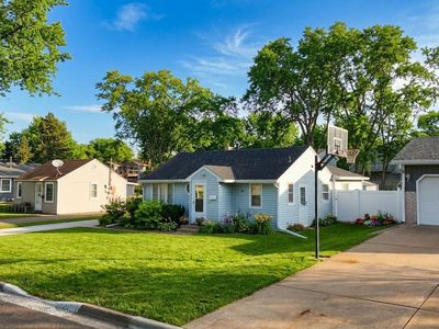 5705 Washington St NE