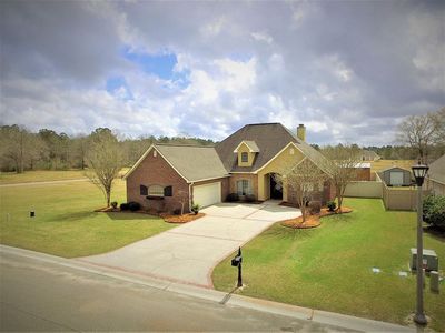 Property at 512 Pemberton Pl, Picayune, MS