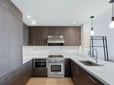1400 Hudson St Unit 807
