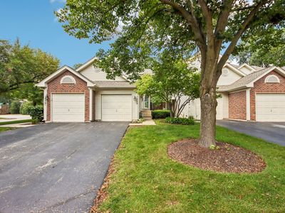 Property at 1052 Woodhill Ct, Elgin, IL