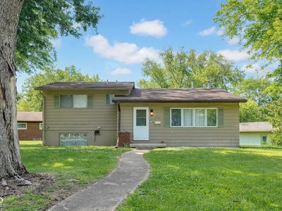 Property at 3042 Fairlawn Dr, Columbus, IN