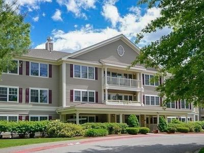 34 Meeting House Ln APT 203
