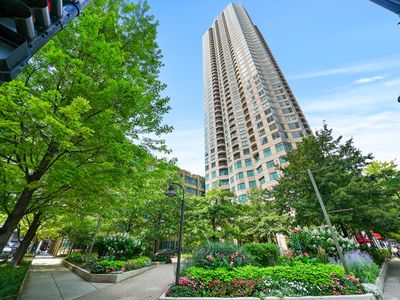 400 N Lasalle Dr #4401