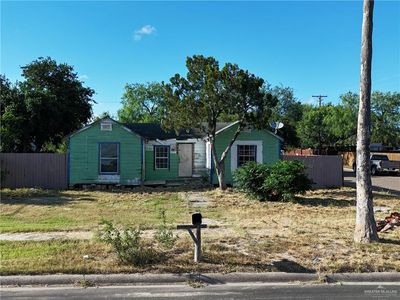 523 E Champion St