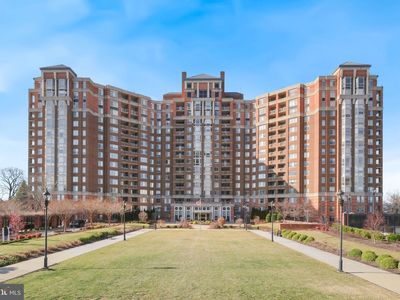 5809 Nicholson Ln APT 305