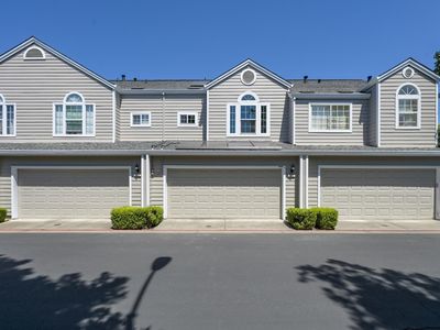 718 W Jasmine Circle