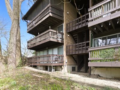 5511 E Lake Dr APT D