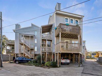 1326 W Ocean View Ave APT C