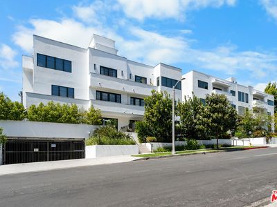 853 S Lucerne Blvd #202