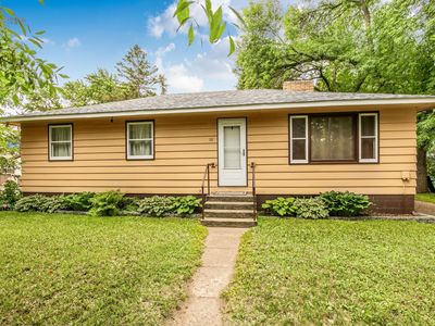 38 1st St N