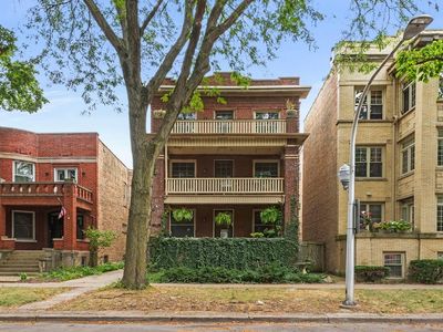 1347 W Granville Ave