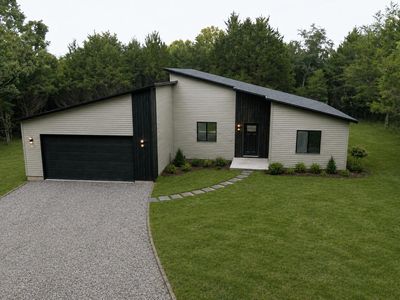 16 Emerald Lane