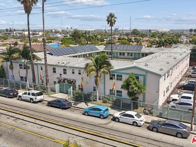 10600 S Inglewood Ave
