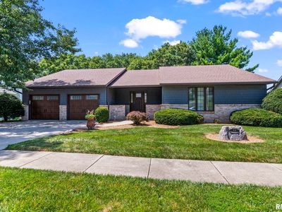 Property at 33 Taft Dr, Rochester, IL