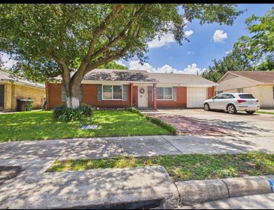 113 W Riverwood Dr