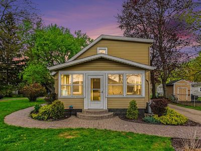 1917 E Main St