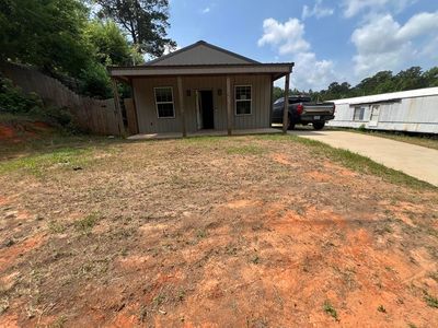 2100 Van Zandt Ave