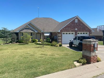Property at 923 Country Club Dr, Cushing, OK