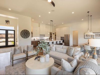 1335 W Shinnecock Cir