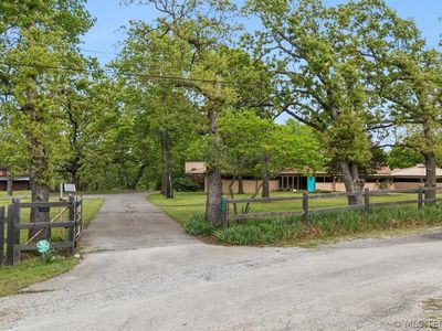 7201 E 576th Rd